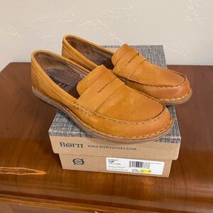 Born suede loafers NWT